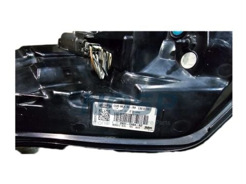 Ford Kuga 2013> Sağ Dış Stop Lambası Çıkma (Ledsiz)